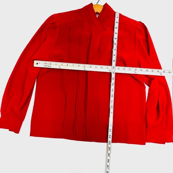 Vintage Yves St. Clair Blouse in red , pleated button up work/casual (B29) - Picture 5 of 6